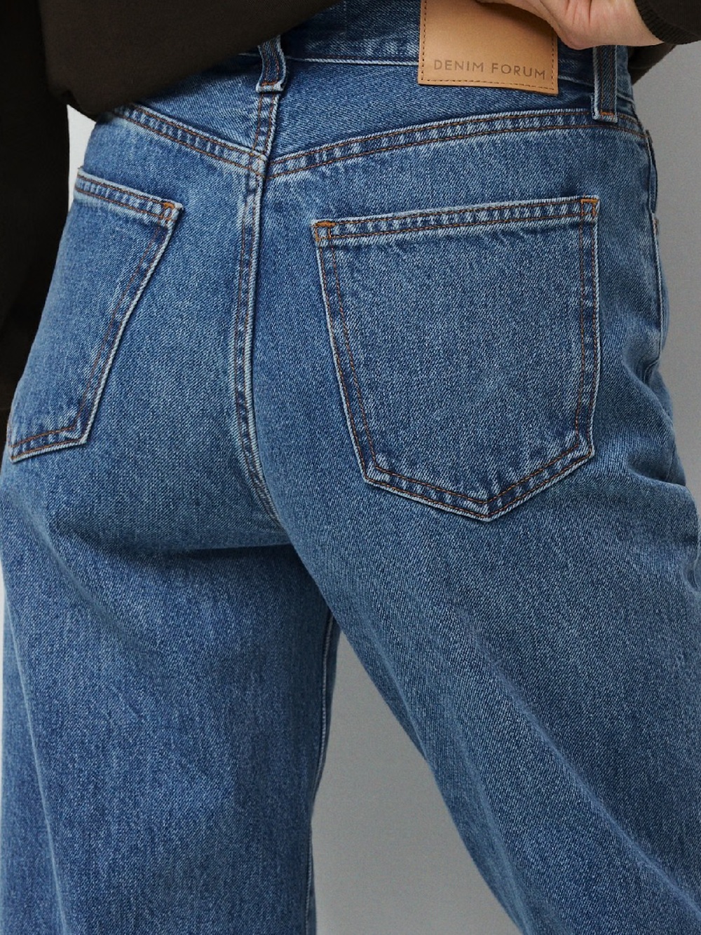 Aritzia Denim Forum Farrah Hi Rise wide leg jeans 26 - Picture 6 of 9